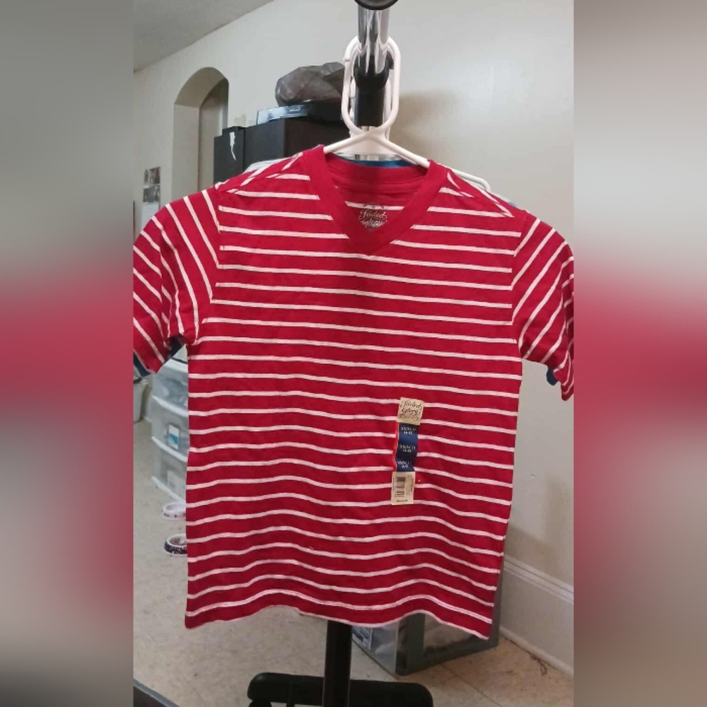 Faded Glory Red and White Striped Boys Xs(4/5) Tee. A-30
